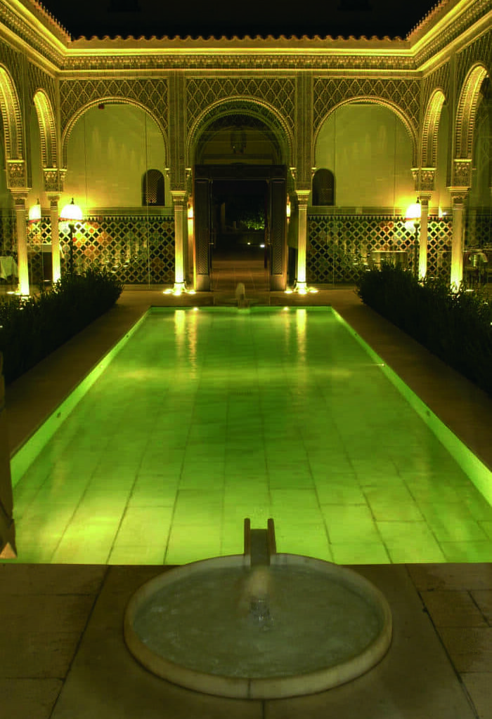 Almadraba Hall Grand Luxor Hotel